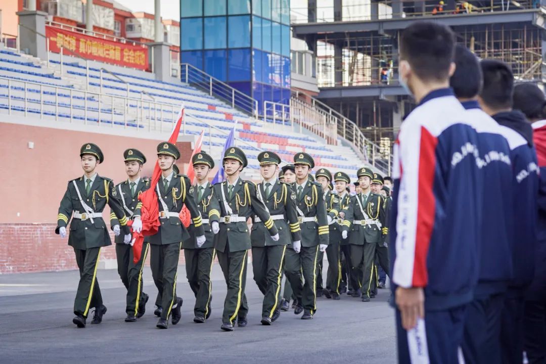 三月份中学生国旗下演讲稿：争做文明的使者，共建美丽校园